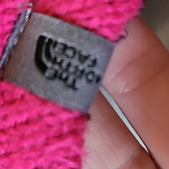 Girls The North Face brand Denali Pink Hat and Glove Warm Winter Set Sz S - Picture 9 of 10